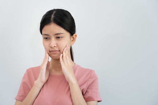 Tooth Replacement Options After A Tooth Extraction